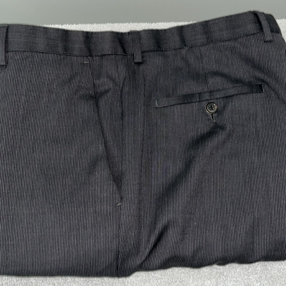 Hugo Boss Dress Pants, Charcoal. VGUC. 100% Virgin Wool waist 32” inseam 31” - Picture 4 of 16